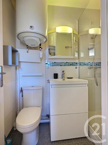 Appartement F2 à vendre  2 pièces - 24,80 m 2   LA LONDE LES MAURES  - 83