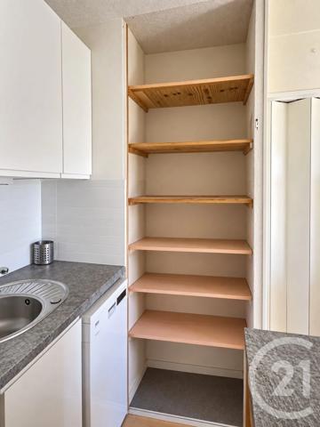 Appartement F2 à vendre  2 pièces - 24,80 m 2   LA LONDE LES MAURES  - 83