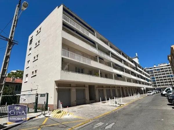 Local commercial à vendre 53m² Toulon (83000)