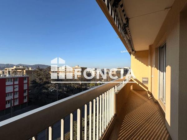 Location Appartement 3 pièces 81.16 m² - 48 RUE PASTEUR Caluire 69300