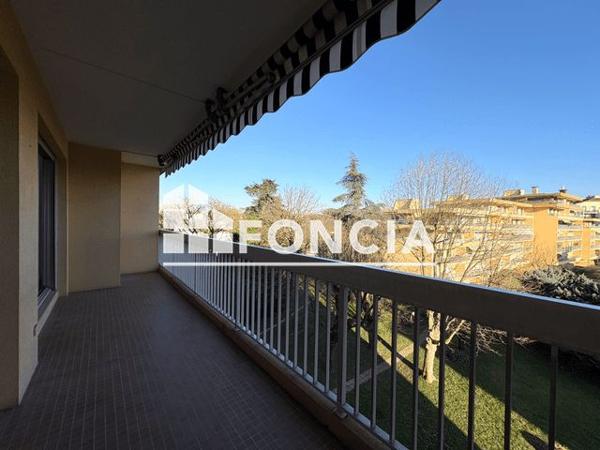 Location Appartement 3 pièces 81.16 m² - 48 RUE PASTEUR Caluire 69300