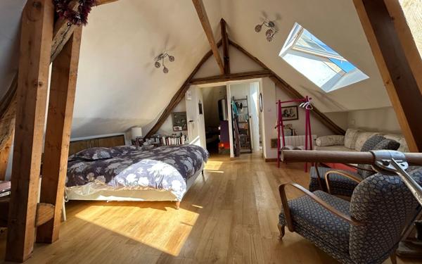 Maison à vendre    2 pièces •  Saint-Priest-Ligoure