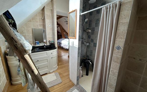 Maison à vendre    2 pièces •  Saint-Priest-Ligoure