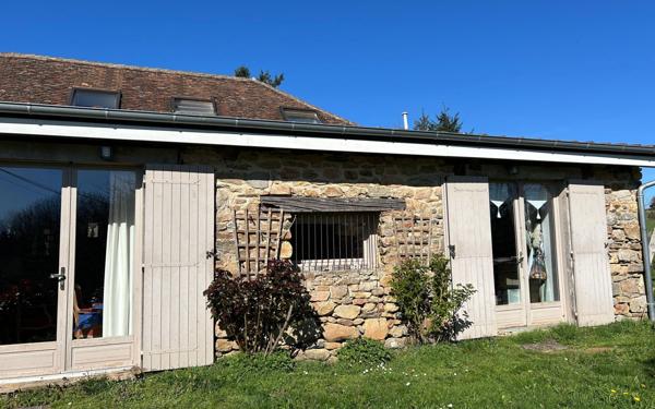 Maison à vendre    2 pièces •  Saint-Priest-Ligoure