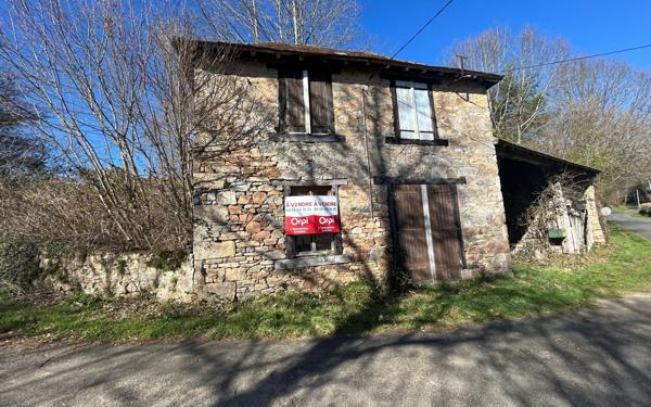 Maison à vendre    2 pièces •  Saint-Priest-Ligoure