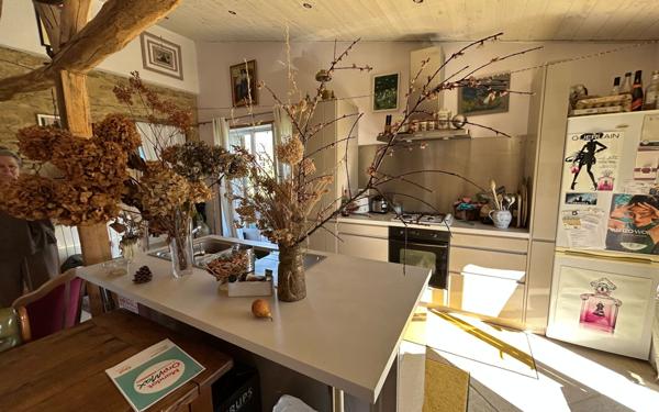 Maison à vendre    2 pièces •  Saint-Priest-Ligoure