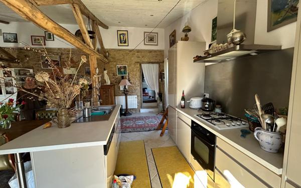 Maison à vendre    2 pièces •  Saint-Priest-Ligoure