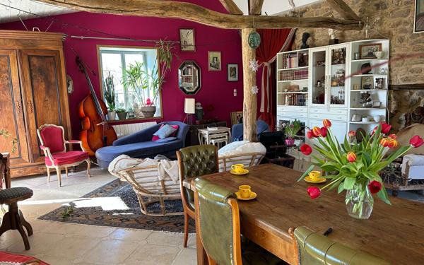 Maison à vendre    2 pièces •  Saint-Priest-Ligoure