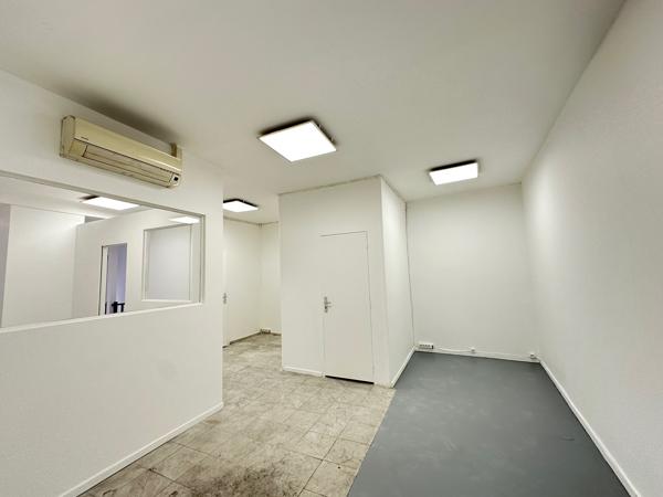75002 - SENTIER - MURS DE BOUTIQUE LIBRES