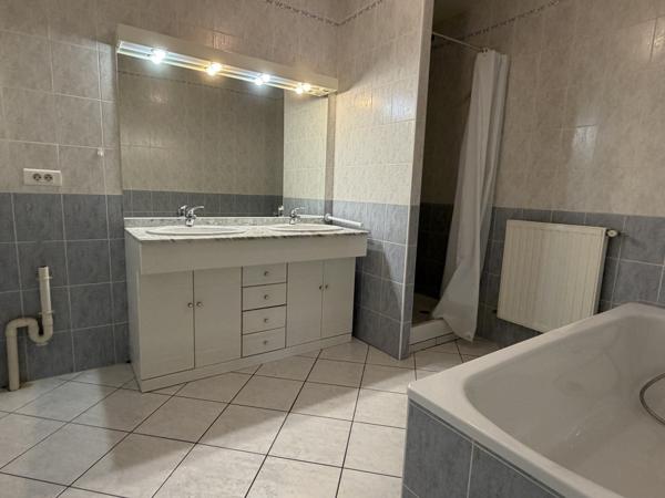 Appartement  4 pièce(s)  90 m²