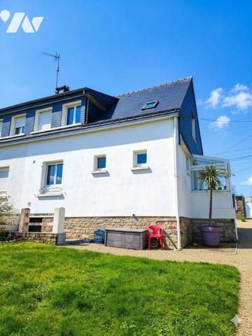 Maison d'habitation composée d'un SAS véranda, entrée, WC, salle d'eau (douche, vasque), salon/...