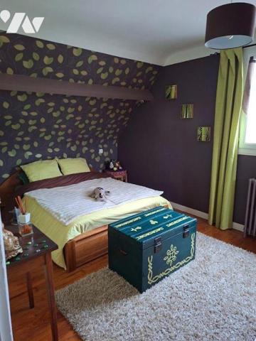 Maison d'habitation composée d'un SAS véranda, entrée, WC, salle d'eau (douche, vasque), salon/...