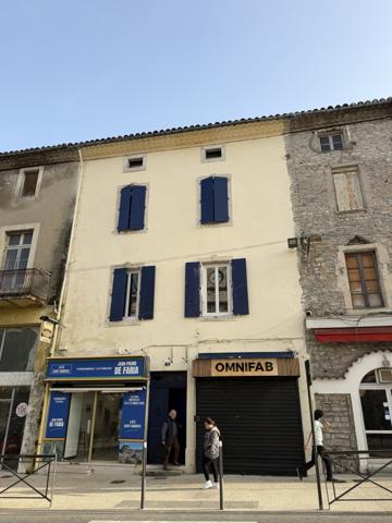 Immeuble
         11 pièces
        - 375 m² 265 000 € *