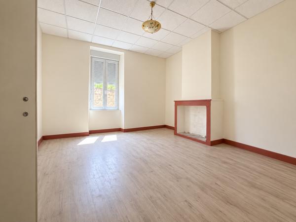 Immeuble
         11 pièces
        - 375 m² 265 000 € *