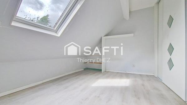 Maison de ville de 101m² avec 4 chambres, un extérieur couvert et un jardinet de 27m² bien exposé