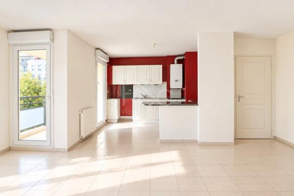 APPARTEMENT T3 A VENDRE - BRON - 71 m 2 - 295 000 €
