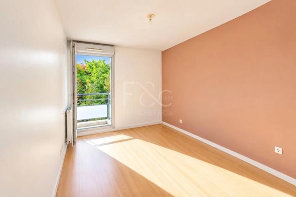 APPARTEMENT T3 A VENDRE - BRON - 71 m 2 - 295 000 €