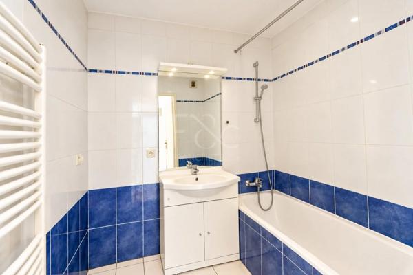 APPARTEMENT T3 A VENDRE - BRON - 71 m 2 - 295 000 €