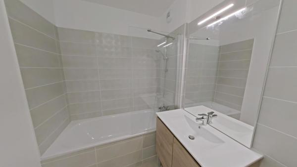Location Appartement 3 pièces 60.23 m² - Menton 06500