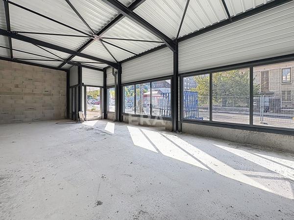 À LOUER ? LOCAL COMMERCIAL DE 75 M² ? EMPLACEMENT PRIVILÉGIÉ