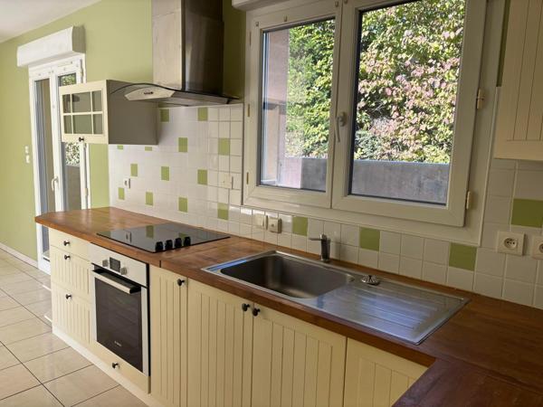 Le confort du  plain pied pour cette adorable  maison récente !