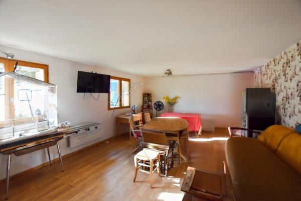 Maison à vendre de 118 m2 à COUCHES avec terrain et vue.