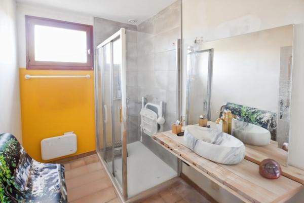 Maison à vendre de 118 m2 à COUCHES avec terrain et vue.