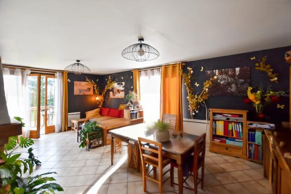 Maison à vendre de 118 m2 à COUCHES avec terrain et vue.