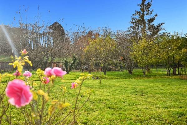 Maison à vendre de 118 m2 à COUCHES avec terrain et vue.