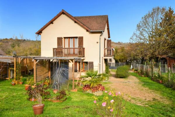 Maison à vendre de 118 m2 à COUCHES avec terrain et vue.