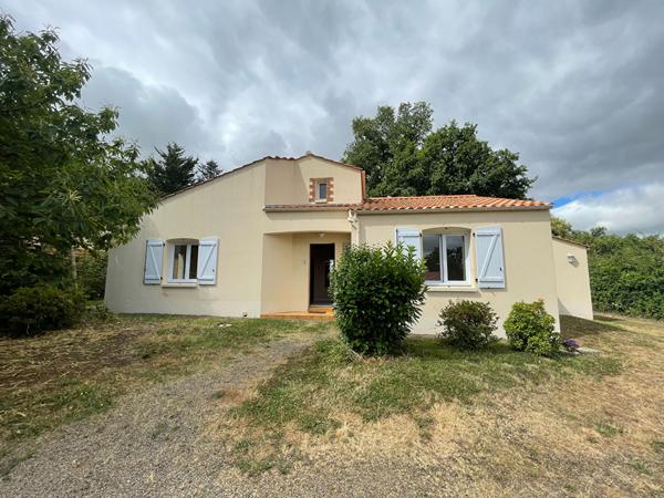 SAINT AVAUGOURD DES LANDES, Maison 3 pièce(s) 97 m2