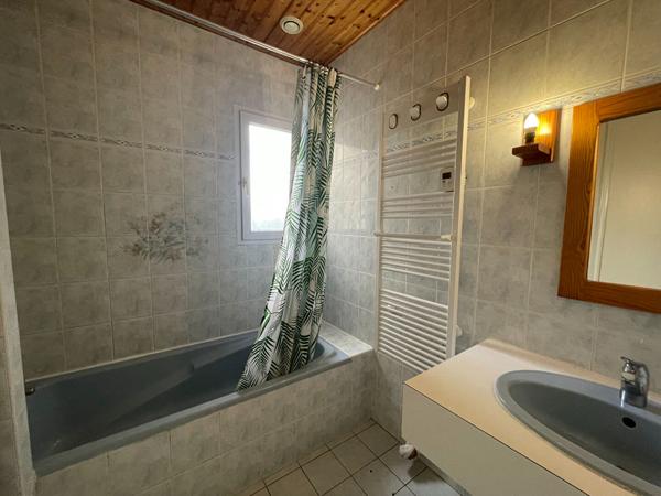 SAINT AVAUGOURD DES LANDES, Maison 3 pièce(s) 97 m2