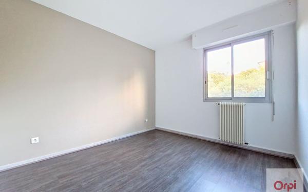 Appartement à louer    4 pièces • 103,76 m2 Ajaccio