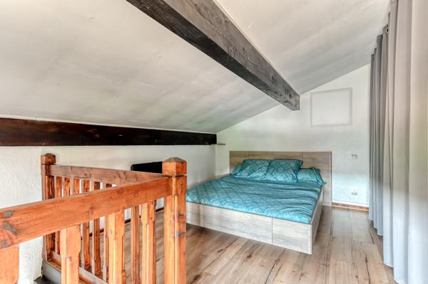 VERNAISON DOMAINE DES CÈDRES Maison familiale de caractère de 160 m2 avec piscine intérieure