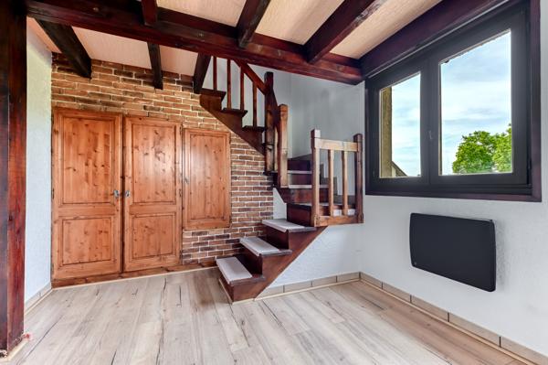 VERNAISON DOMAINE DES CÈDRES Maison familiale de caractère de 160 m2 avec piscine intérieure