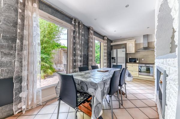 VERNAISON DOMAINE DES CÈDRES Maison familiale de caractère de 160 m2 avec piscine intérieure