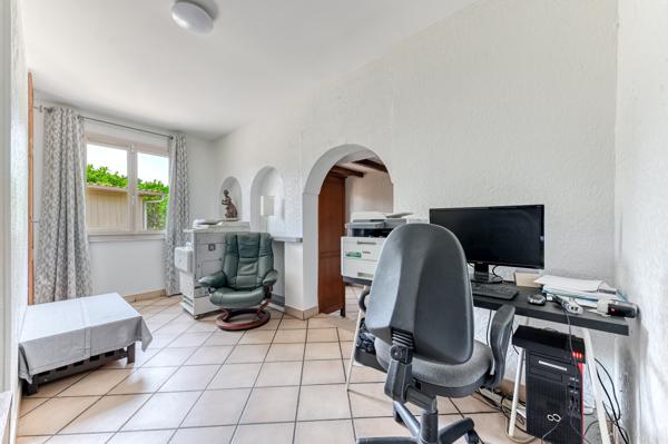 VERNAISON DOMAINE DES CÈDRES Maison familiale de caractère de 160 m2 avec piscine intérieure