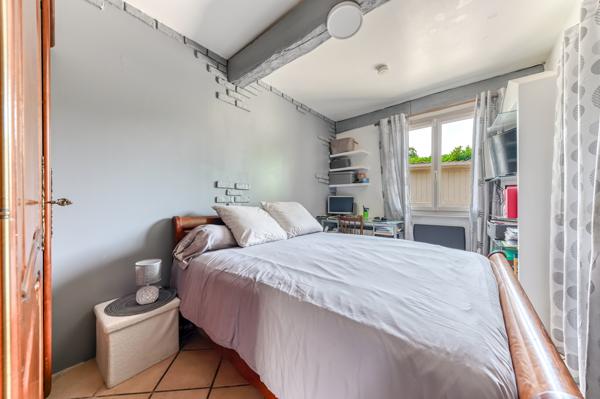 VERNAISON DOMAINE DES CÈDRES Maison familiale de caractère de 160 m2 avec piscine intérieure