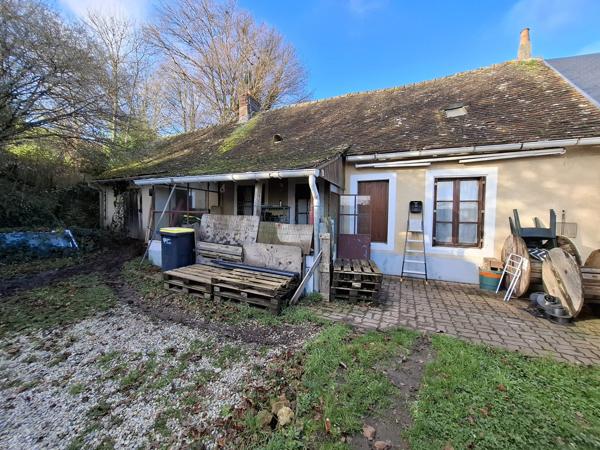 À vendre - Maison mitoyenne 1 côté, 3 pièces située à Montbizot (72380)