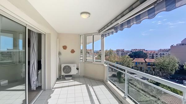 FREJUS PLAGE T2 TERRASSE PARKING