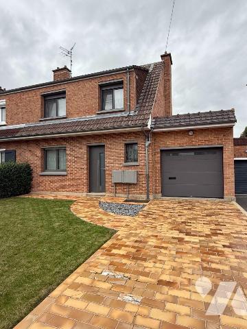 Maison à vendre à HAZEBROUCK dans le Nord (59).

A proximité des commerces et des transports,...