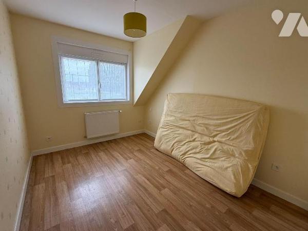 Maison à vendre à HAZEBROUCK dans le Nord (59).

A proximité des commerces et des transports,...