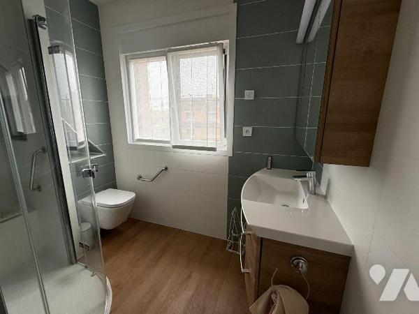 Maison à vendre à HAZEBROUCK dans le Nord (59).

A proximité des commerces et des transports,...