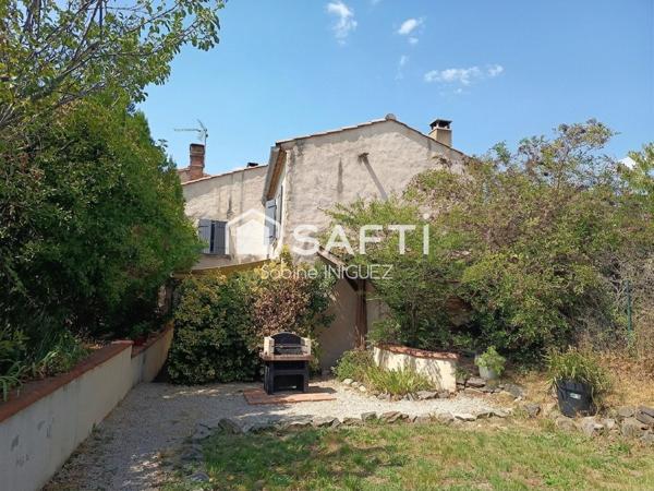 MAISON DE VILLAGE ATYPIQUE, RENOVEE