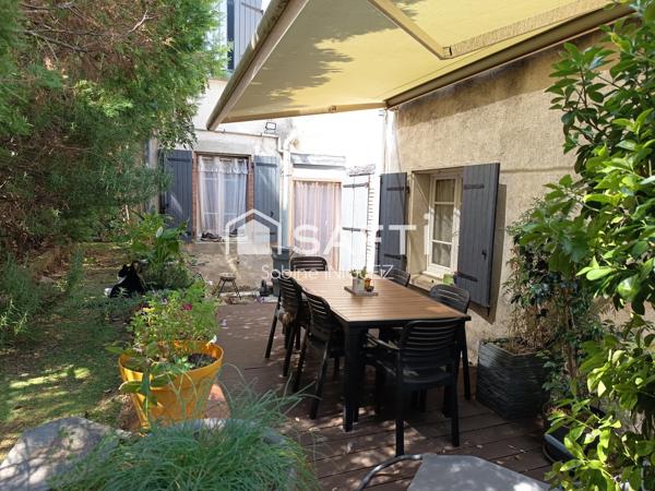 MAISON DE VILLAGE ATYPIQUE, RENOVEE