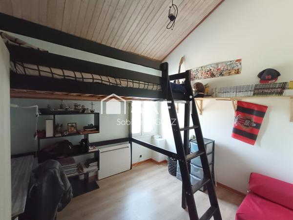 MAISON DE VILLAGE ATYPIQUE, RENOVEE