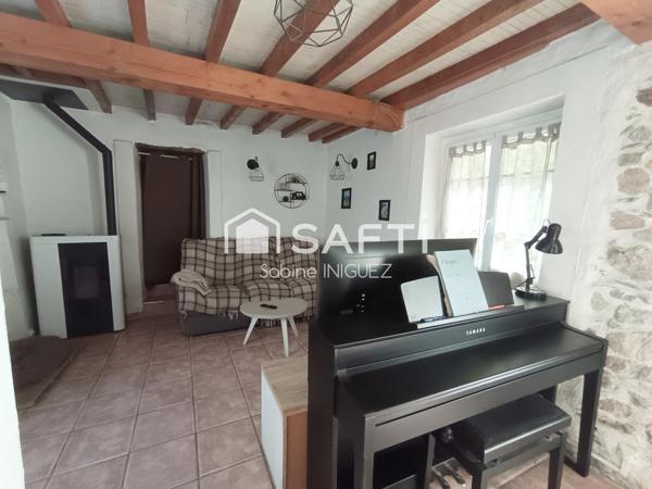 MAISON DE VILLAGE ATYPIQUE, RENOVEE