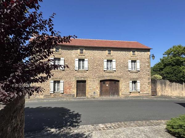 Maison ancienne - Belves Elégante maison de village en pierre avec jardin et vue !