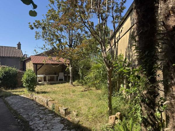 Maison ancienne - Belves Elégante maison de village en pierre avec jardin et vue !
