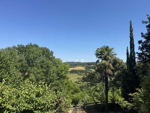 Maison ancienne - Belves Elégante maison de village en pierre avec jardin et vue !